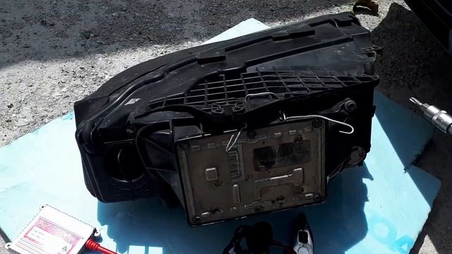 Как установить отражатель фары от BMW на Audi а4 b6 смотреть онлайн