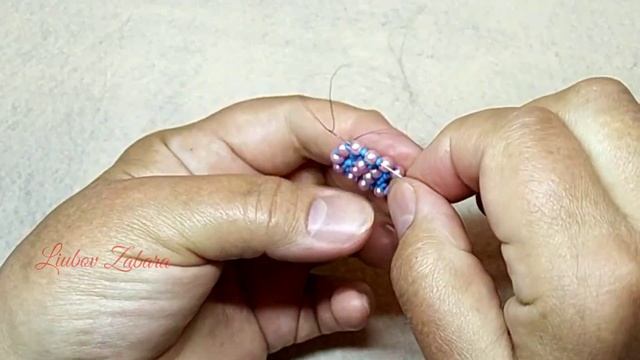 БРАСЛЕТ ИЗ БИСЕРА И БУСИН. смотреть онлайн