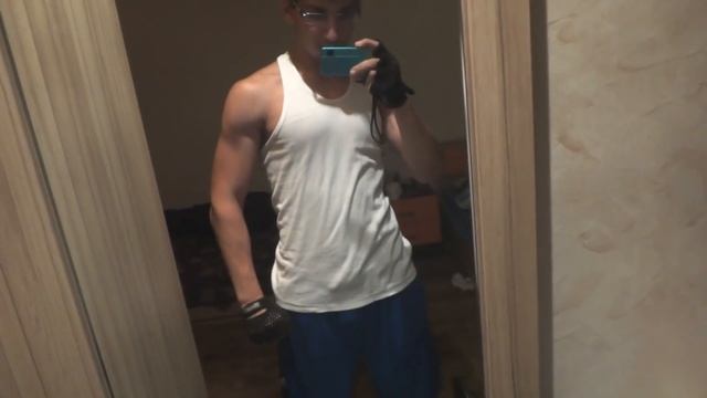 14 Year Old Kid Flexing Ripped Biceps