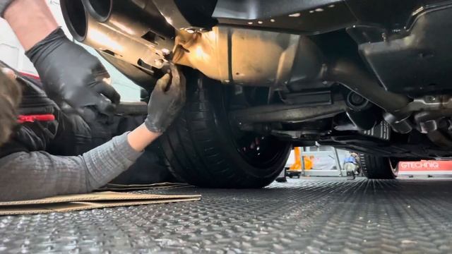 Porsche Macan Cleaning Drainage Points - How to Fix Boot Leak Issue смотреть онлайн