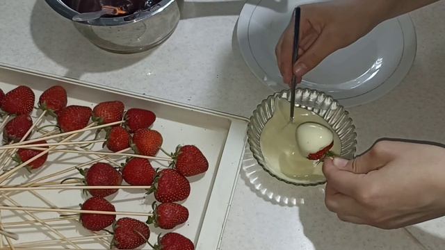 Клубника в шоколаде. рецепт қазақша. Шоколадты құлпынай. Идеальной способ.? @meruertomen6505 смотреть онлайн