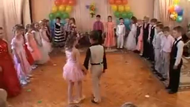 Финальный проход детей на выпускном утреннике смотреть онлайн