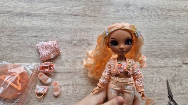 Распаковка куклы Rainbow High Джеорджия Блум смотреть онлайн