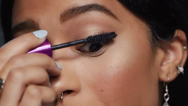 Is This Mascara As Good As Fake Lashes?! ft. Cathyobv_ | Maybelline New York смотреть онлайн