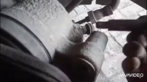 Замена передних тормозных колодок Форд Куга 2. Replacing the front brake pads Ford Kuga II Escape