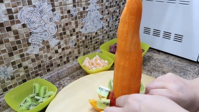 Ёлка из фруктов на новогодний стол. Фруктовая ёлка к новому 2022 году смотреть онлайн