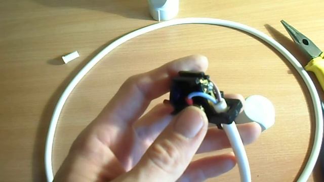 Вилка (угловая) + провод или кабель + розетка переносная = Хороший удлинитель своими руками. смотреть онлайн