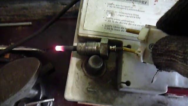 Diesel glow plug heating. Нагрев штифтовой свечи. смотреть онлайн