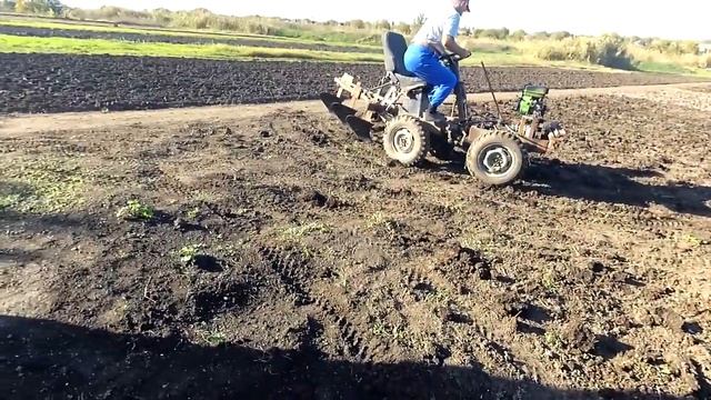 плуг для мини трактора....(эксперемент №555) смотреть онлайн