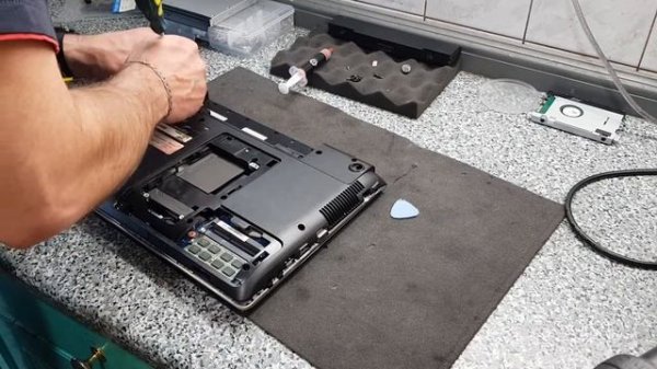 Samsung NP300E разборка