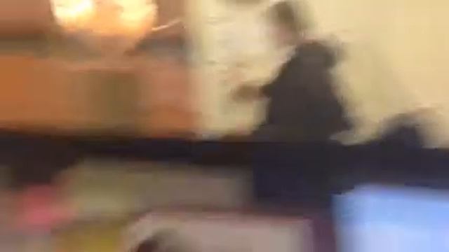 Даша и ее рука живут отдельной жизнью смотреть онлайн