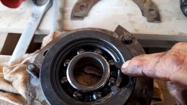 Ремонт промежутки трактора Т-25 -меняю сальники. смотреть онлайн