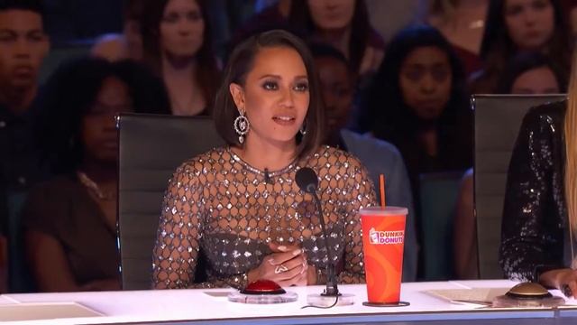 Шоу Америка ищет таланты. Красивая песня. America's Got Talent Русская озвучка. На русском. смотреть онлайн