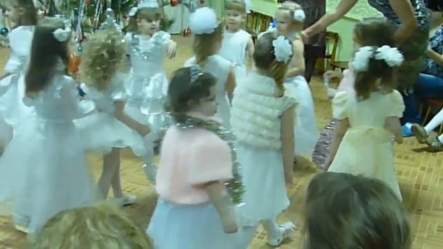 танец снежинок смотреть онлайн