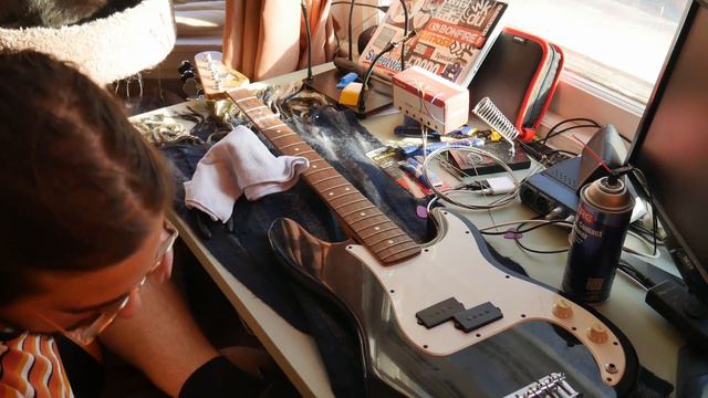 How Did Fender Get Away With This? смотреть онлайн