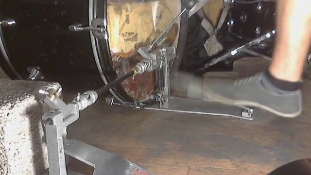 О том,как быстро играть ногами