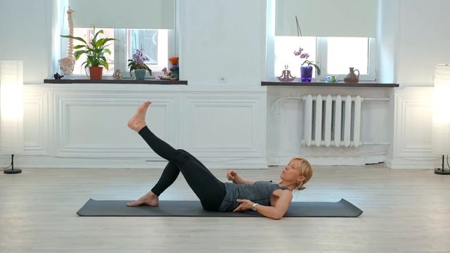 Как правильно качать мышцы пресса. Balanceyoga смотреть онлайн