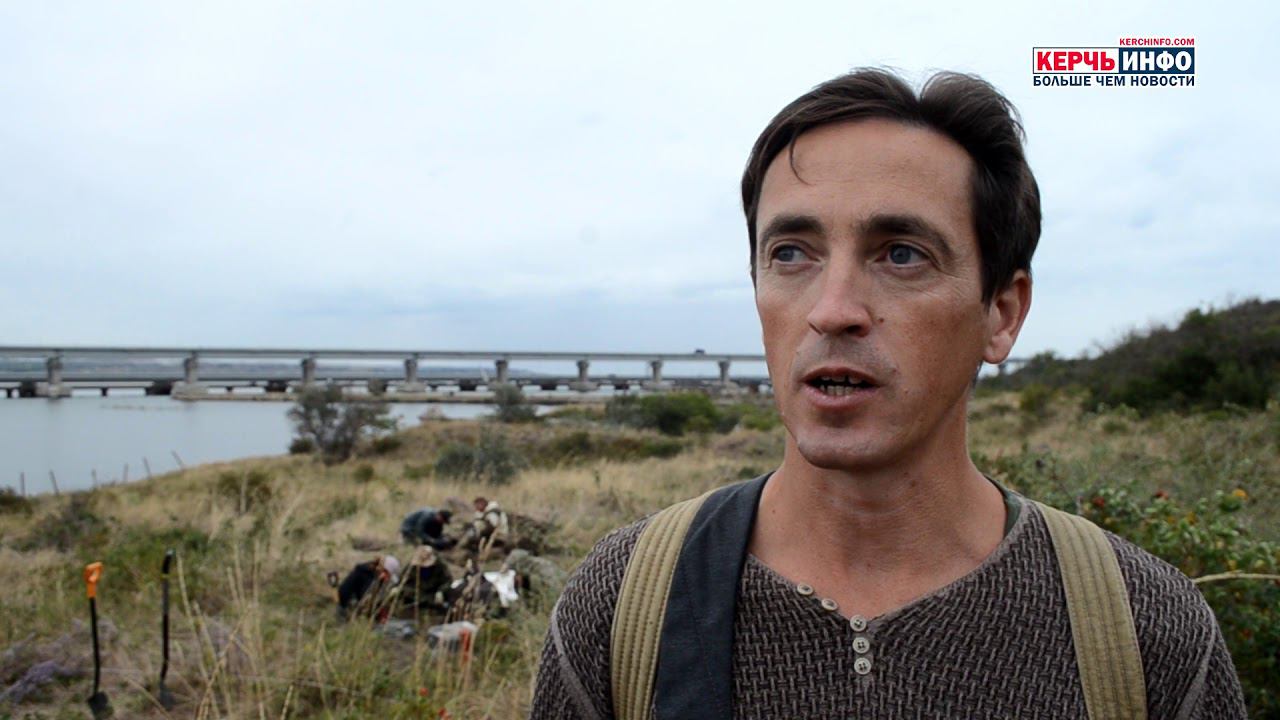 В Керчи проходит Вахта Памяти обнаружено место гибели советских бойцов смотреть онлайн