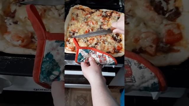 ГОТОВИМ ВКУСНУЮ ПИЦЦУ ПЯТИМИНУТКУ ВСЕЙ СЕМЬЕЙ. КАК ПРИГОТОВИТЬ БЫСТРО И ВКУСНО. смотреть онлайн