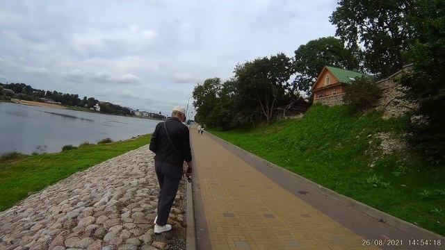 ПРОГУЛКА ПО НАБЕРЕЖНОЙ РЕКИ ВЕЛИКАЯ. Г. ПСКОВ смотреть онлайн