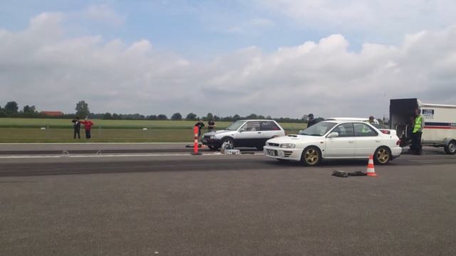 Toyota Starlet 1,5 Turbo FWD Holeby VS Subaru Impreza смотреть онлайн