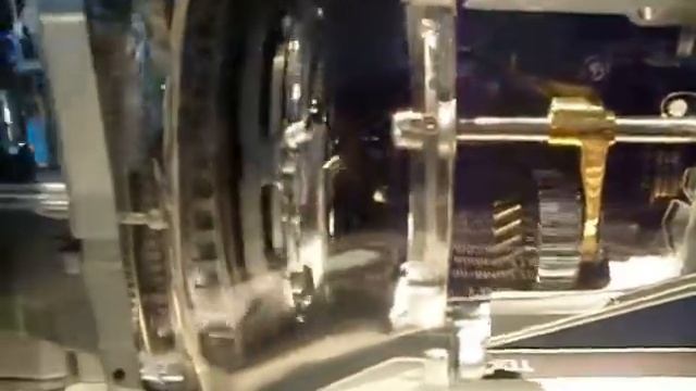 Schnittmodell eines Renault Motor IAA 2009 смотреть онлайн