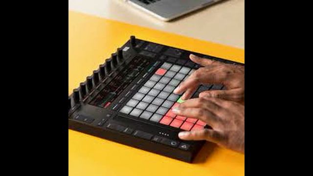 Another very groovy Loop playback for african praises смотреть онлайн