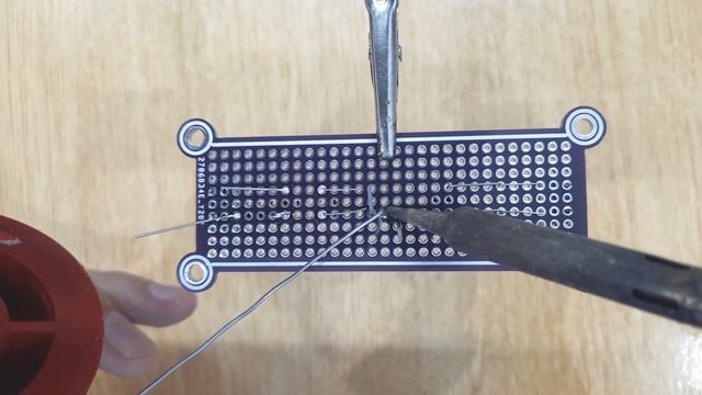 How to make a 5 volt DC constant regulator using LM7805 | IC 7805 | 7805 смотреть онлайн