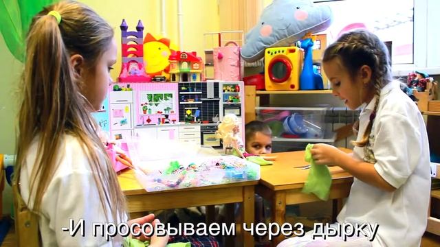 BARBIE GOES TO A PARTY, MAKE A DRESS FOR BARBIE. СТИЛЬНОЕ ПЛАТЬЕ ДЛЯ БАРБИ ИЗ ПРОСТЫХ.... смотреть онлайн