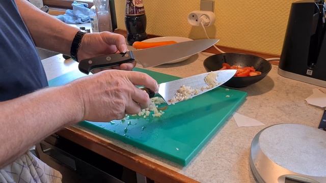 Zwilling Pro Chef Knife 20 Cm Compared With Zwilling Classic Gourmet Chef Knife 20 Cm