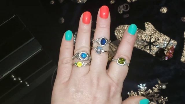 Привожу в порядок шкатулку с украшениями. 3олото - бриллианты ))) XOXO !!! смотреть онлайн