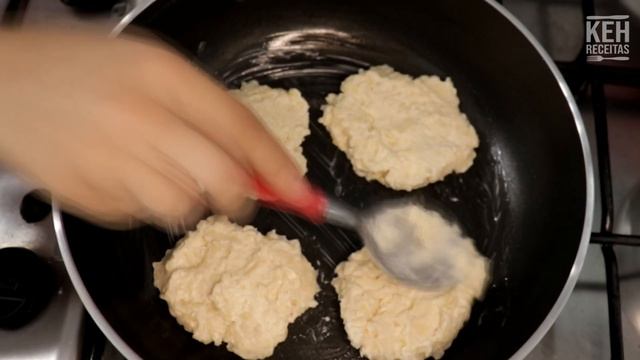 PÃO DE QUEIJO DE FRIGIDEIRA FAÇA ESSA RECEITA DELICIOSA смотреть онлайн