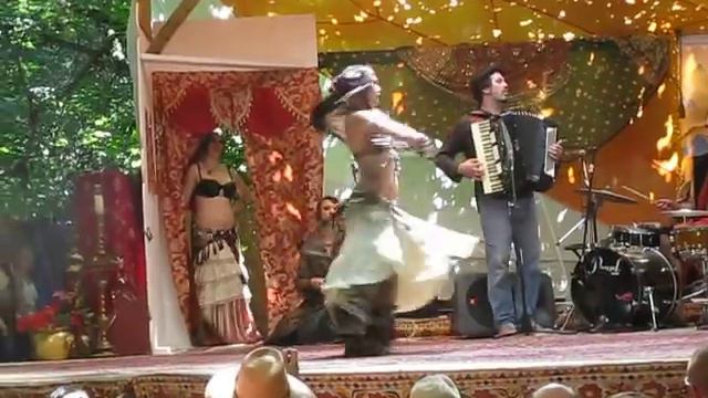 Zoe Jakes and her Fancy Pantz смотреть онлайн