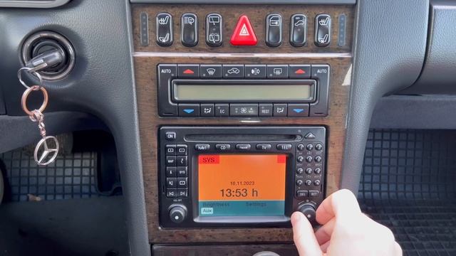 Настройка часов W210 рестайлинг - (для тех, у кого в меню НЕТ настроек) + AUX