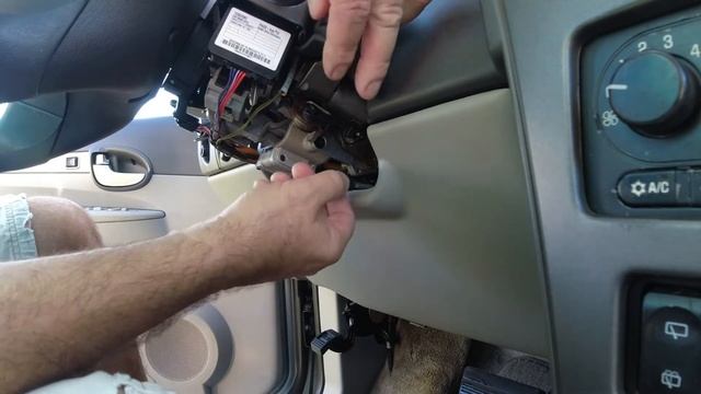 Broken shifter and fixing it with a simple part. Buick Rendezvous or Pontiac Aztec shifter bushing смотреть онлайн
