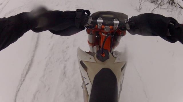 KTM EXC 300 and Yamaha WR450F + Ad Boivin Explorer having fun in a snow смотреть онлайн