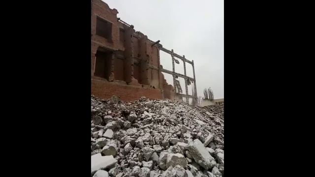 Снос недостроенного колбасного завода г.Шахты Ростовская обл смотреть онлайн