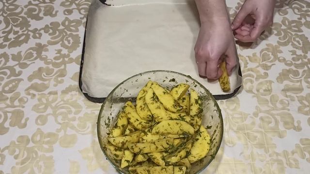 Картошка по деревенски в духовке рецепт | Как приготовить картофель по деревенски |Простой и вкусны смотреть онлайн