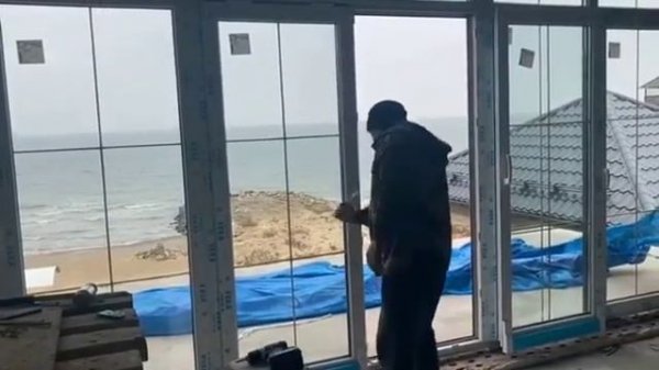 Подъёмно-раздвижная конструкция из ПВХ системы Veka Softline 70