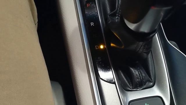 What does the Brake Hold button do? смотреть онлайн
