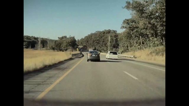 Приколы на дороге. Тесла камера засняла необычный автомобиль. смотреть онлайн