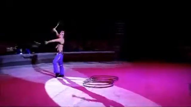 Игра с хула-хупами смотреть онлайн