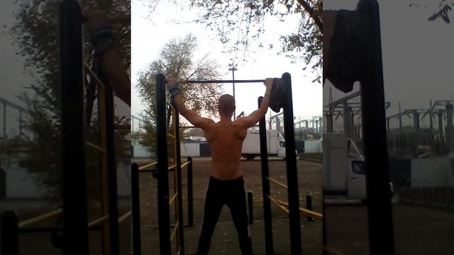 Подтягивание широким хватом за голову смотреть онлайн