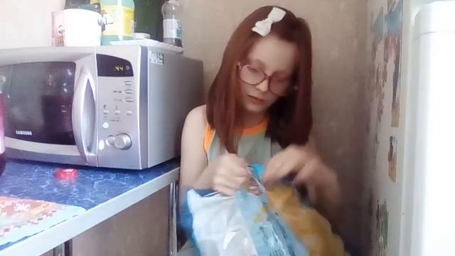 Огромная пачка чипсов смотреть онлайн