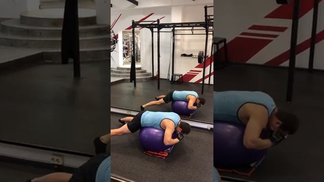 12.04.19 тренировка 8 гиперэкстензия на фитболе смотреть онлайн