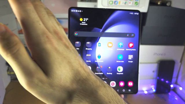 How To ScreenShot on Samsung Galaxy Z Fold 5 (3 ways) смотреть онлайн