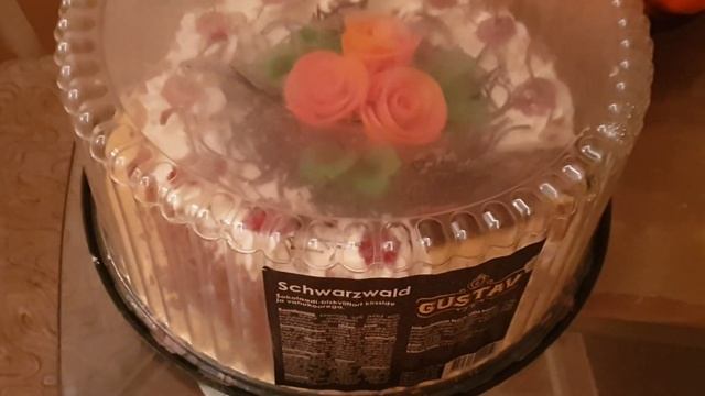 Новогодний влог.Распаковка подарков на Новый год.Обзор подарков.Что подарили котам.Подарки для доче смотреть онлайн