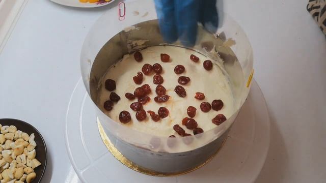 КАК СОБРАТЬ БИСКВИТНЫЙ ТОРТ. ТОРТ В КОЛЬЦЕ. СБОРКА ТОРТА. смотреть онлайн