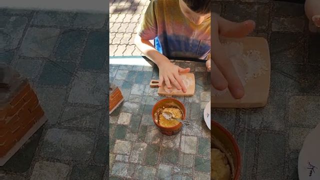 мини сырники на свежем воздухе ,от мини шефа@igorhodge_yt7733 смотреть онлайн