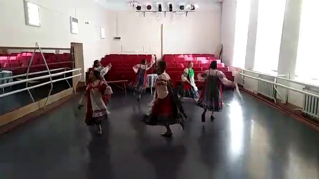 Русский танец "У самовара" смотреть онлайн